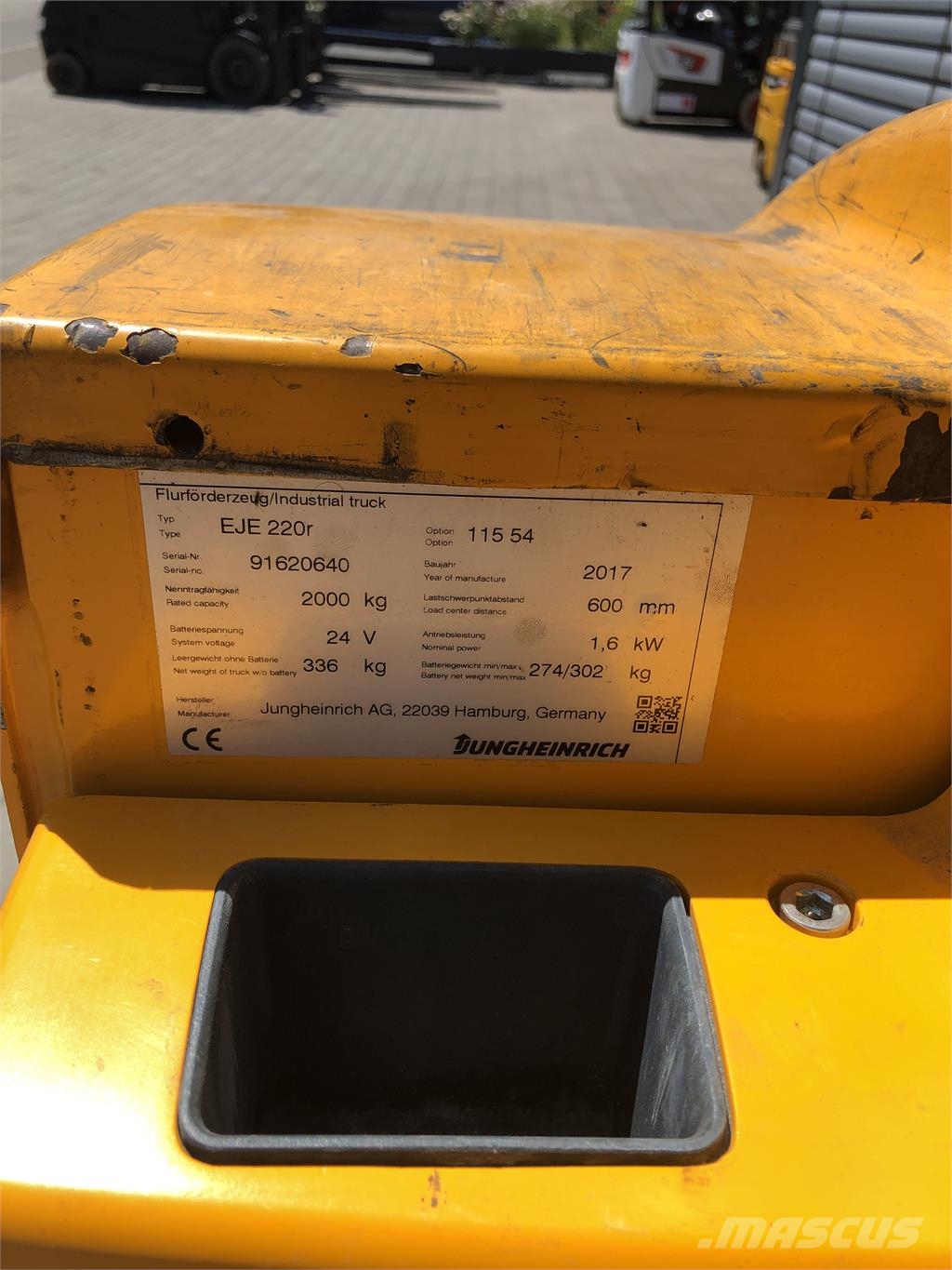 Jungheinrich EJE 220 R Pedestrian stacker