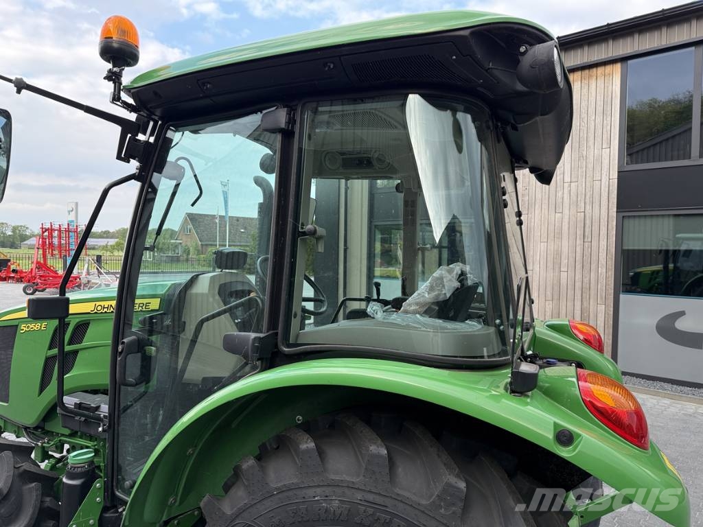John Deere 5058E Tractoren
