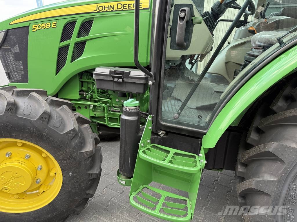 John Deere 5058E Tractoren