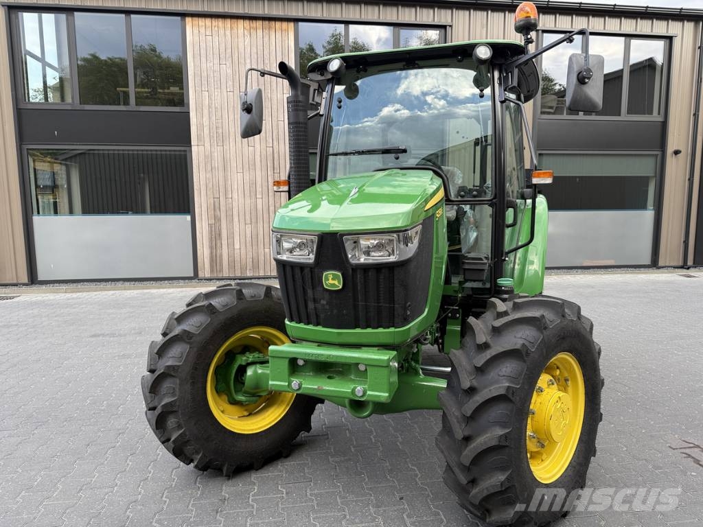 John Deere 5058E Tractoren
