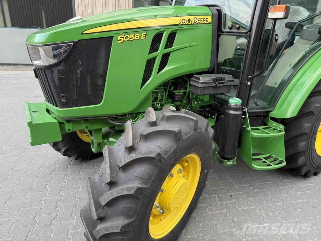 John Deere 5058E Tractoren