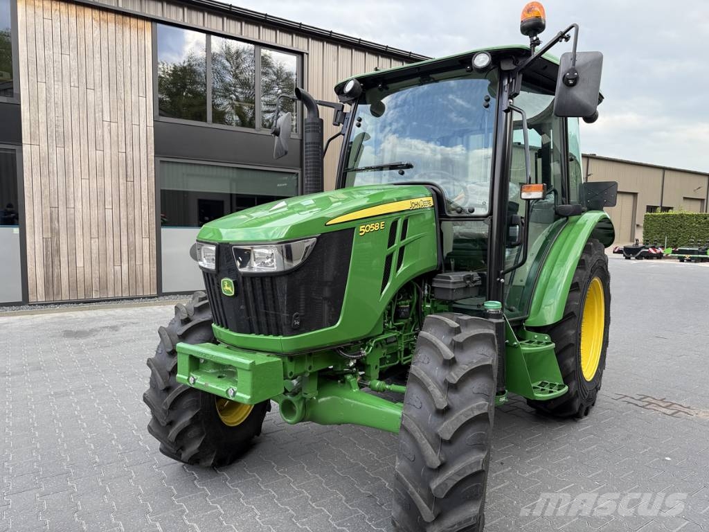 John Deere 5058E Tractoren