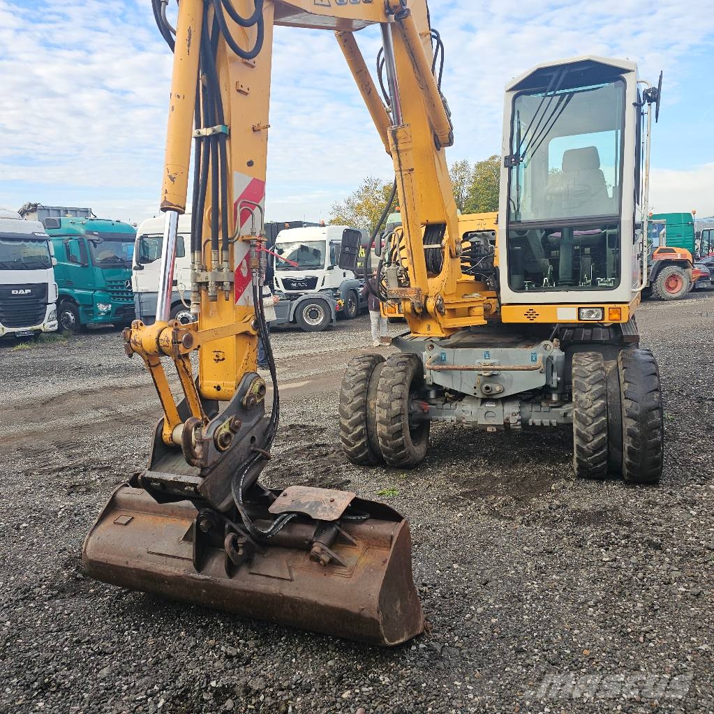 Liebherr 308 حفارات بعجل