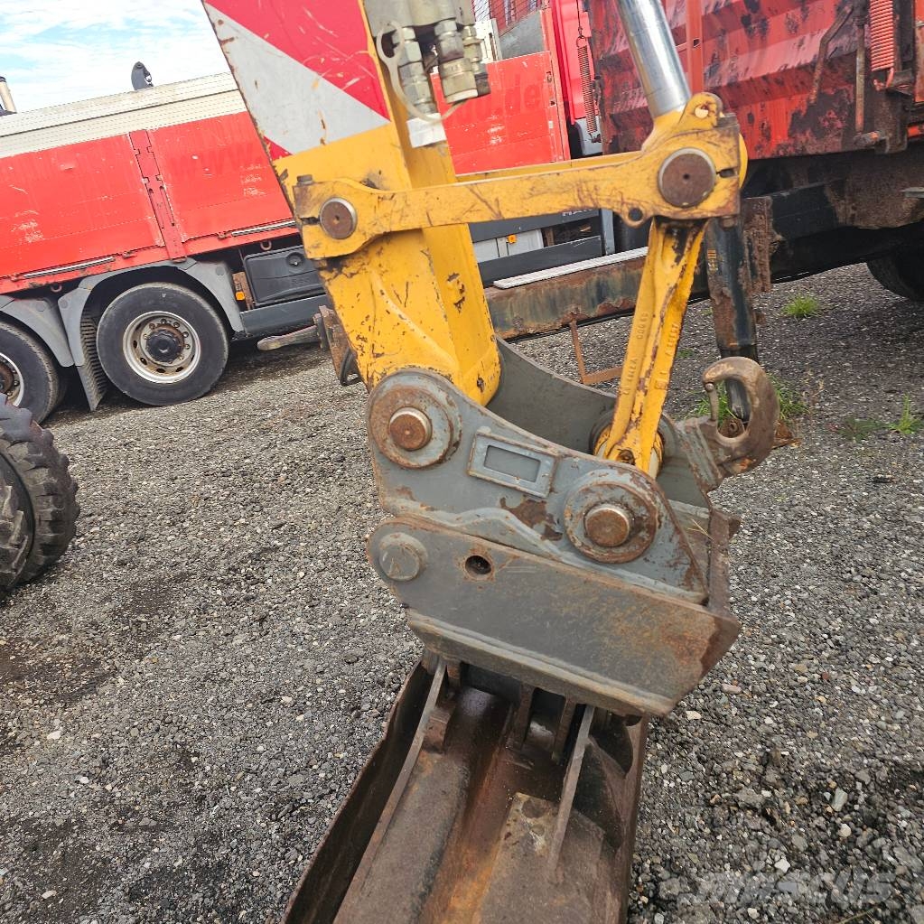 Liebherr 308 حفارات بعجل