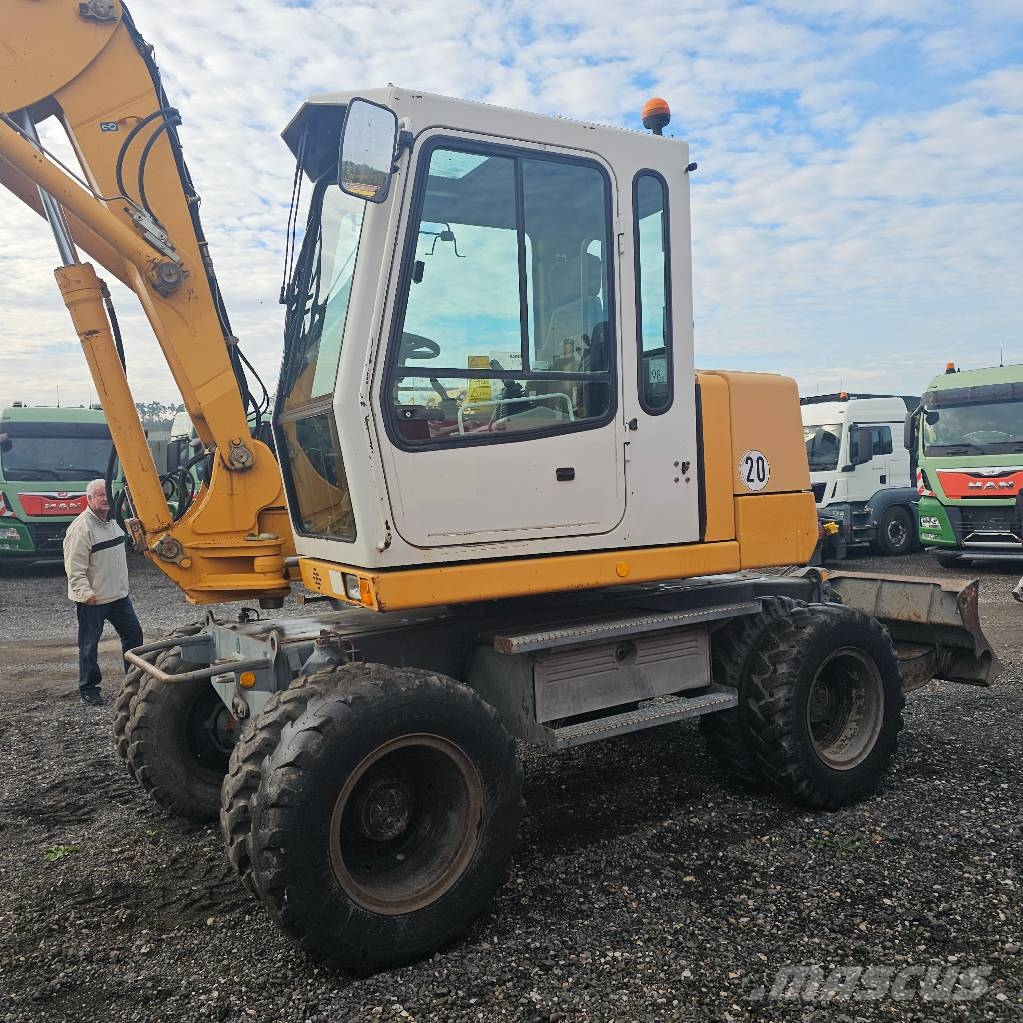 Liebherr 308 حفارات بعجل