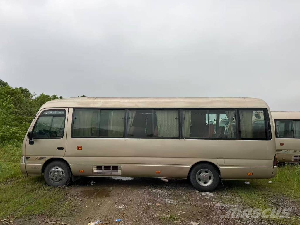 Toyota Coaster  15B Autobuses urbanos