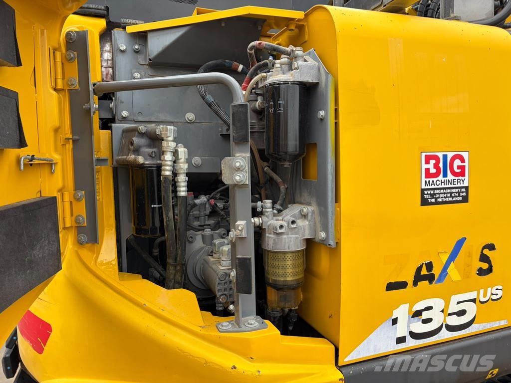 Hitachi ZX135US-6 حفارات زحافة
