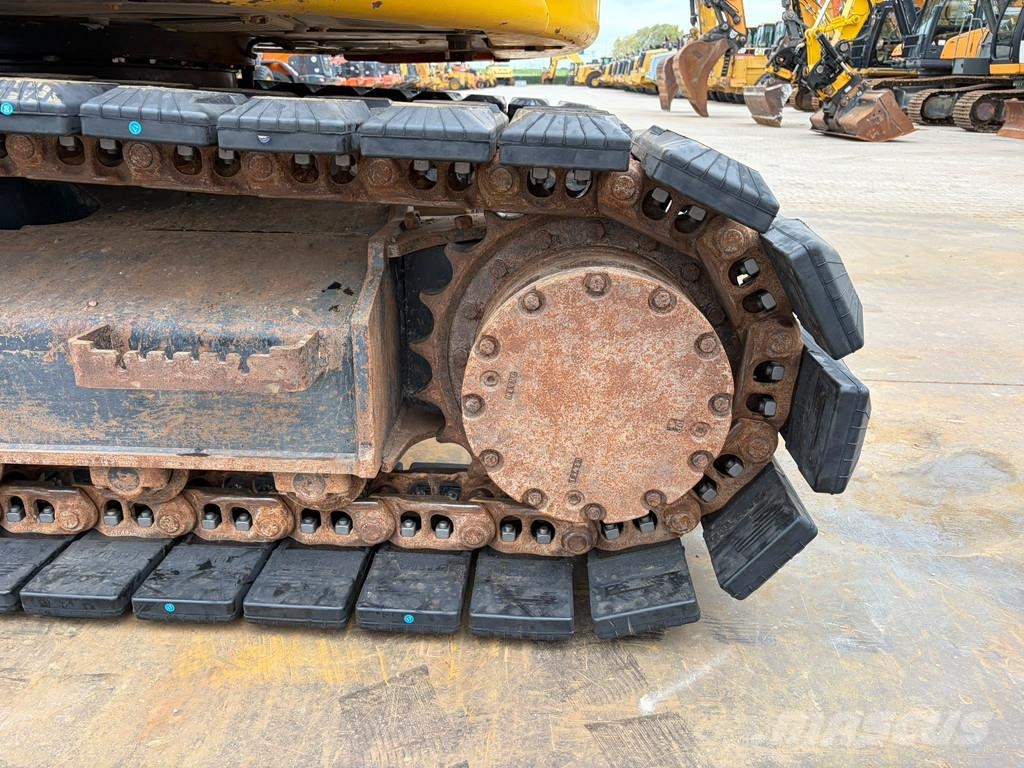 Hitachi ZX135US-6 حفارات زحافة