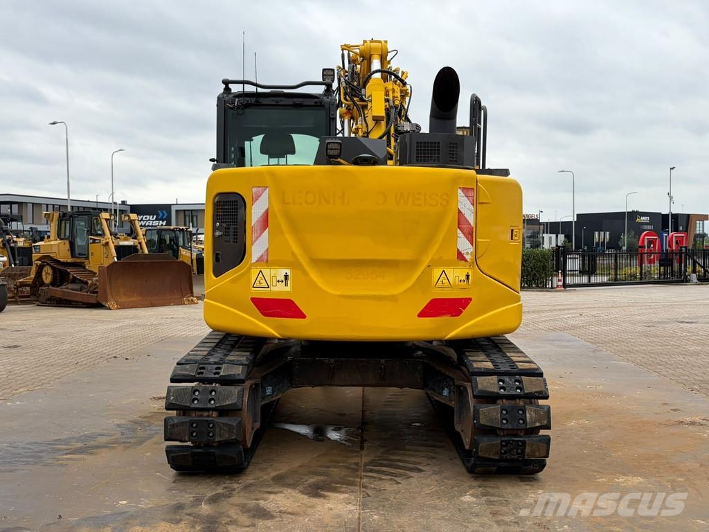 Hitachi ZX135US-6 حفارات زحافة