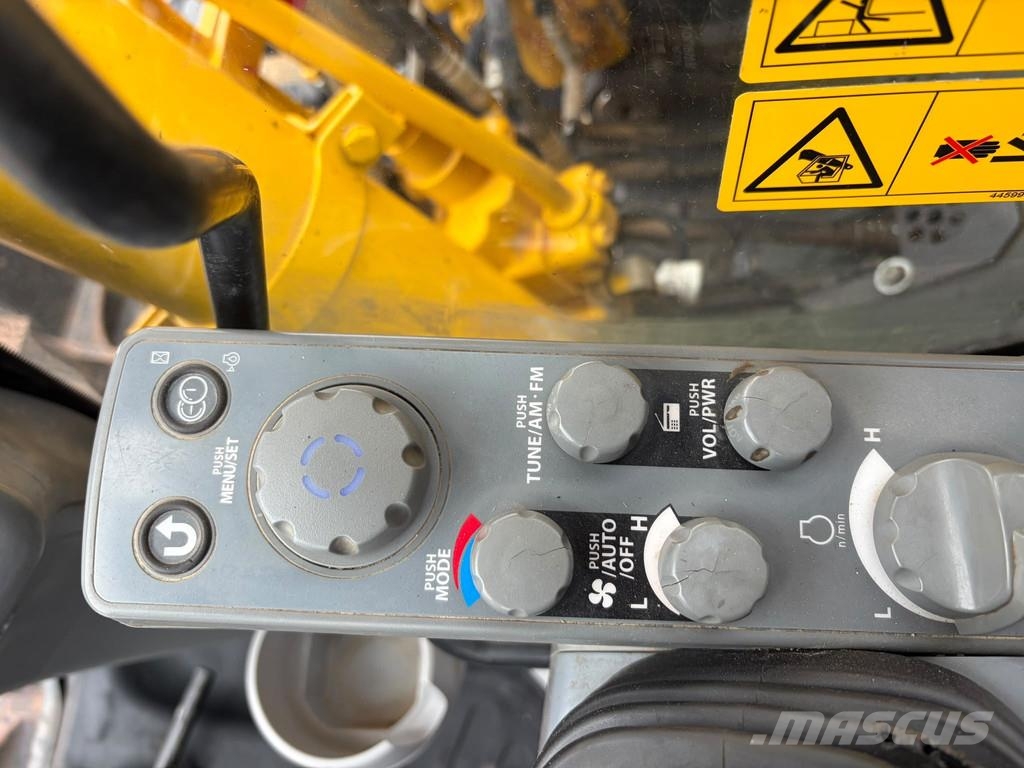 Hitachi ZX135US-6 حفارات زحافة