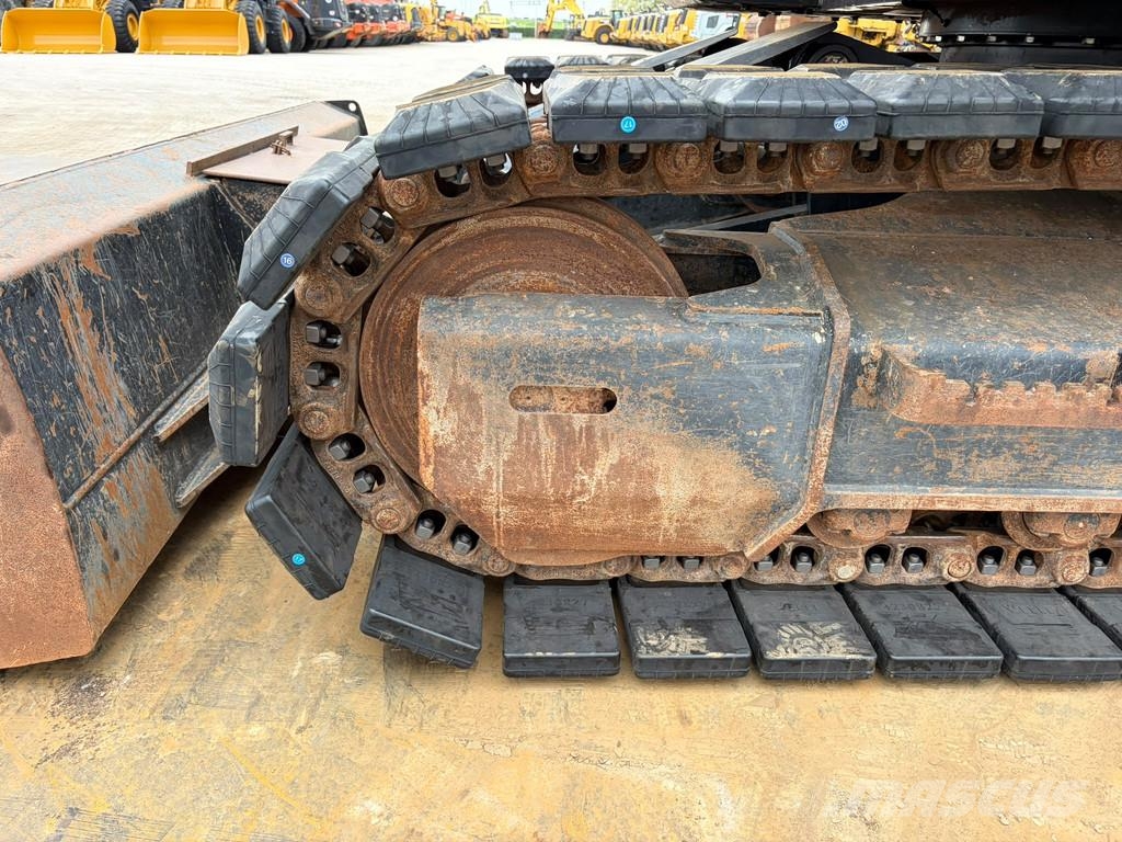 Hitachi ZX135US-6 حفارات زحافة