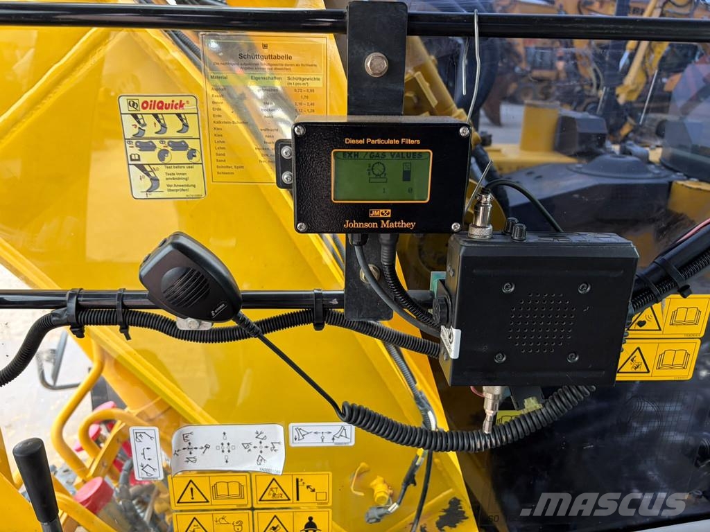 Hitachi ZX135US-6 حفارات زحافة