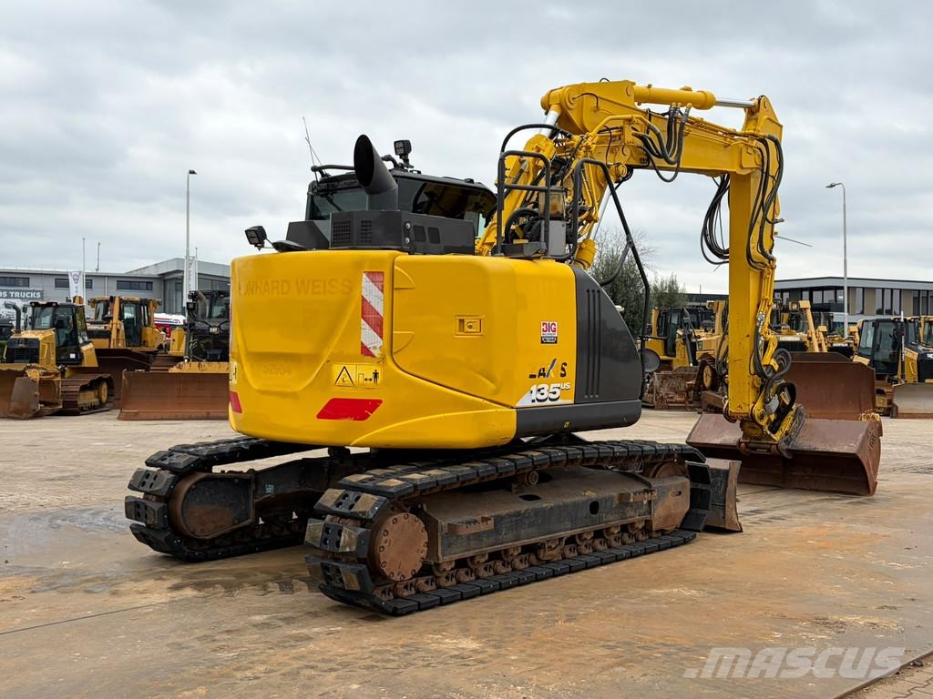 Hitachi ZX135US-6 حفارات زحافة