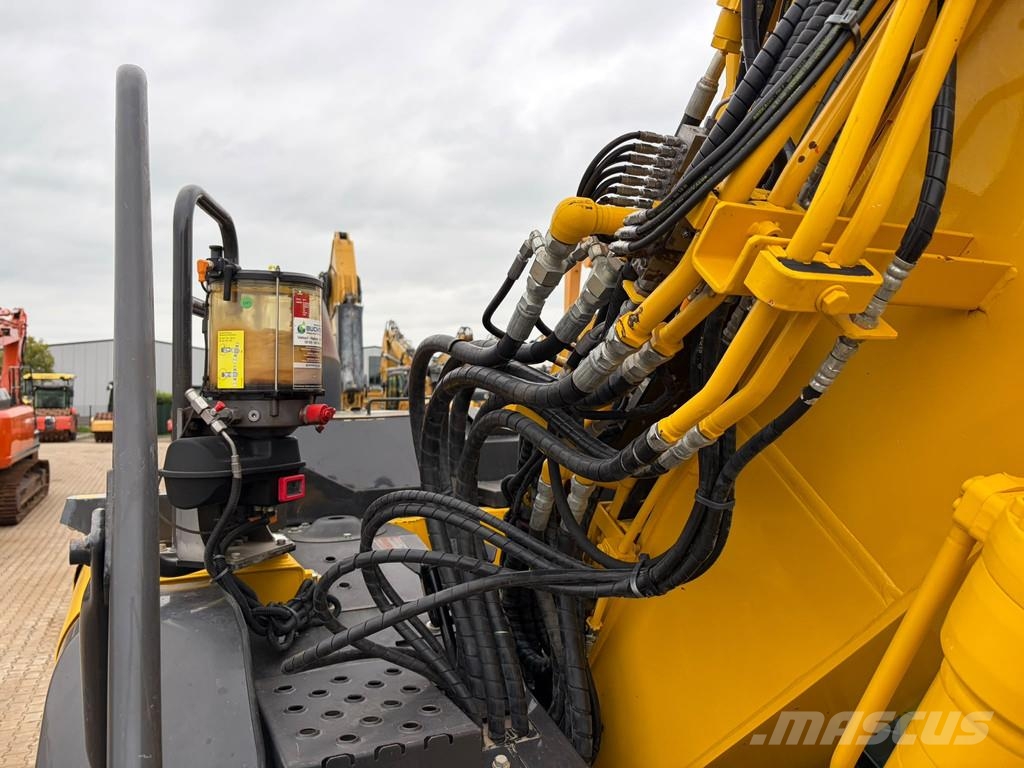Hitachi ZX135US-6 حفارات زحافة
