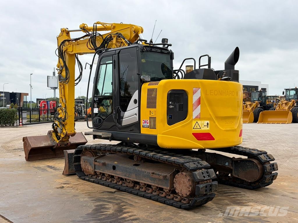 Hitachi ZX135US-6 حفارات زحافة