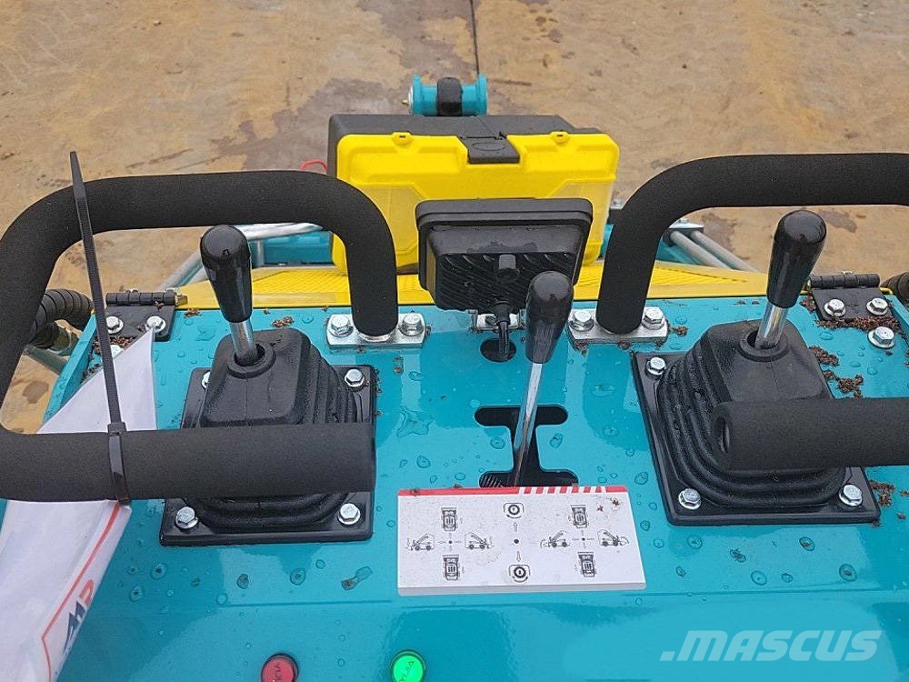 Machpro MPS330 Міні-навантажувачі