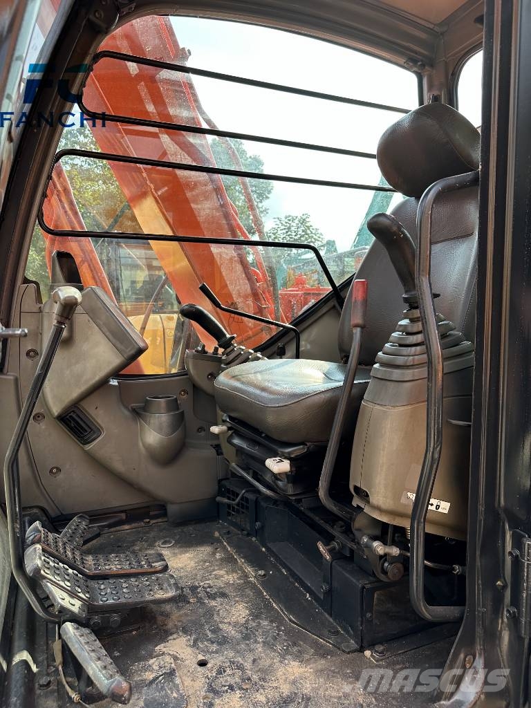 Hitachi ZX 70 LC Средни екскаватори 7т - 12т