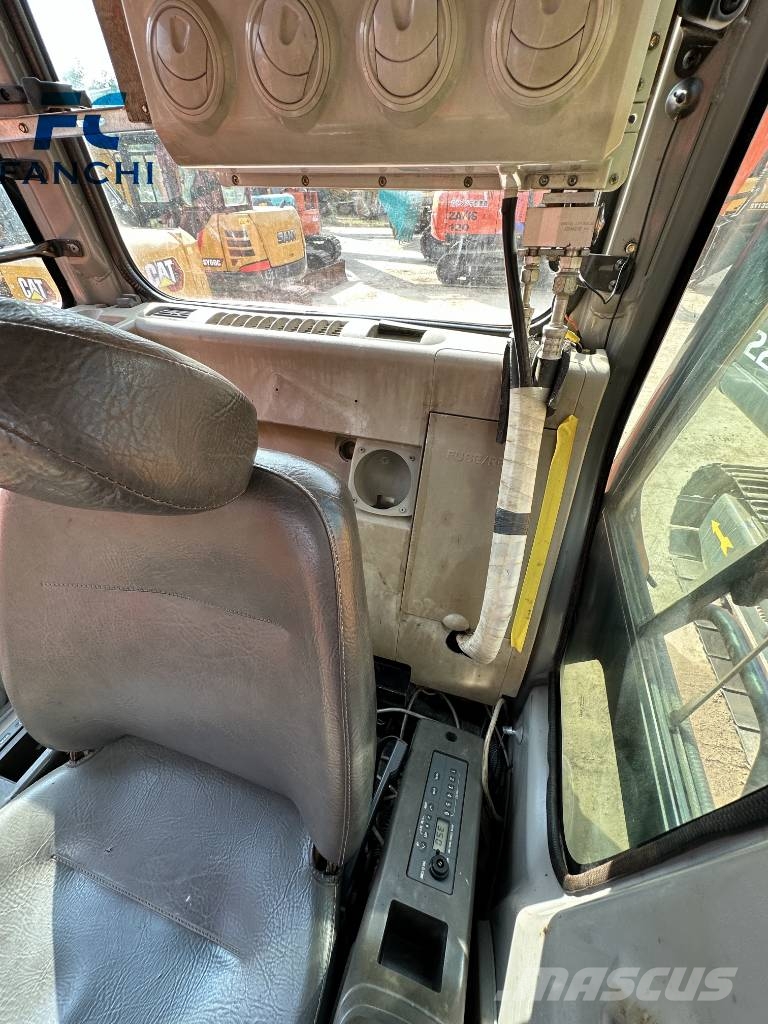 Hitachi ZX 70 LC Средни екскаватори 7т - 12т