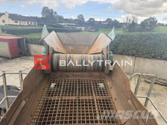 PowerScreen Warrior 1400X Scalping Screen 篩分機