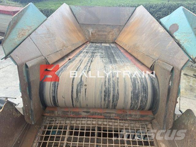 PowerScreen Warrior 1400X Scalping Screen 篩分機