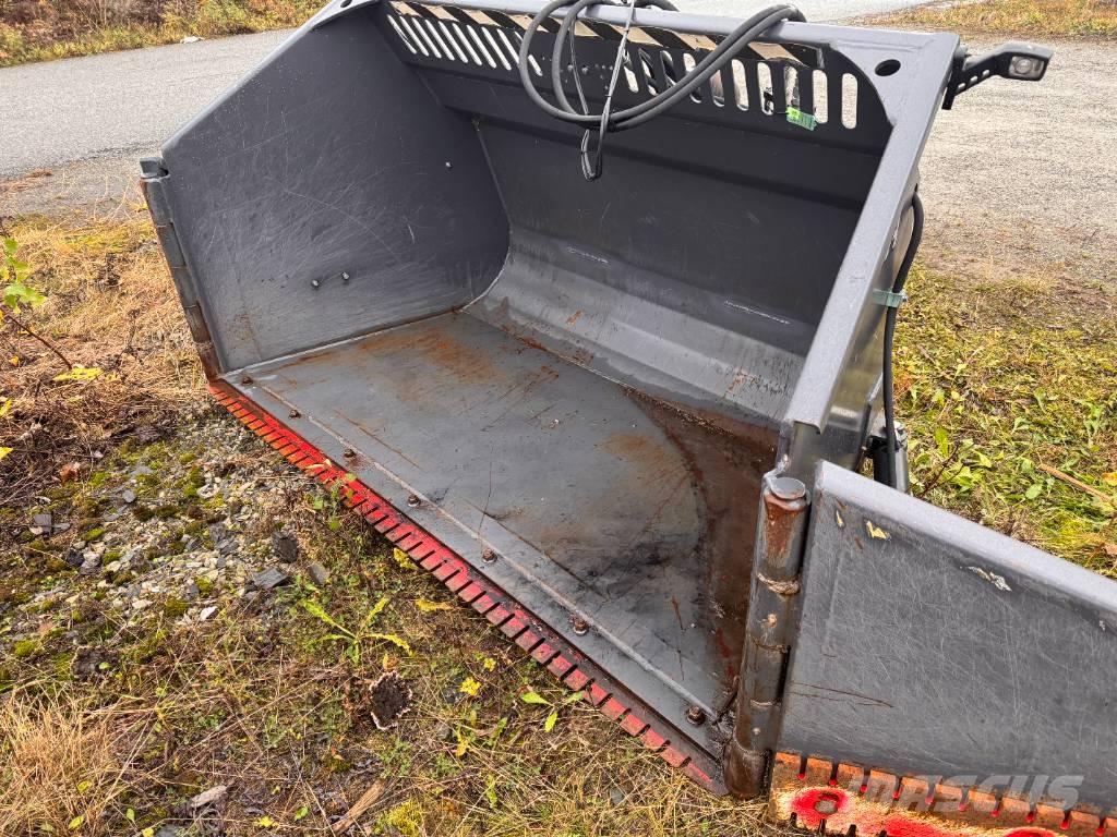 Vama EPS 210E Snow blades and plows
