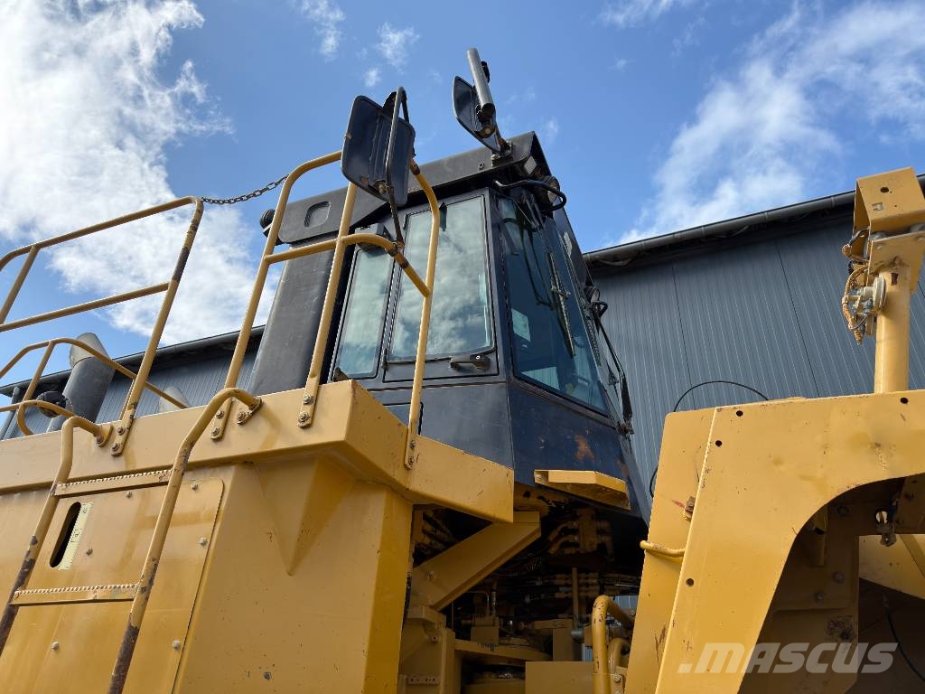 CAT 990H Pyöräkuormaajat