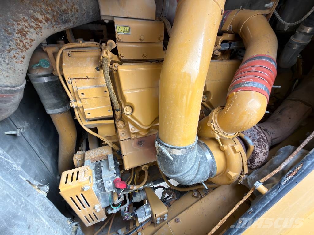 CAT 990H Pyöräkuormaajat