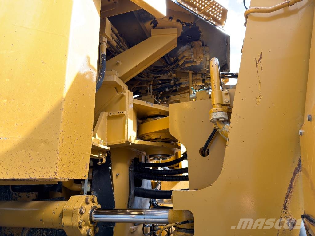 CAT 990H Pyöräkuormaajat