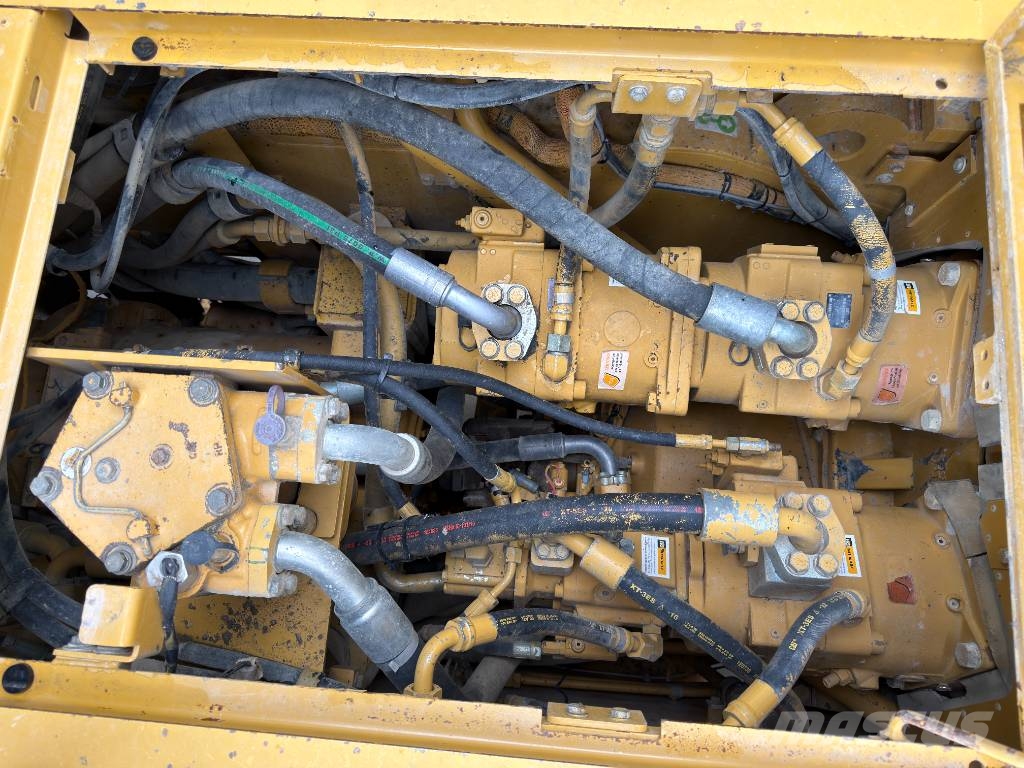 CAT 990H Pyöräkuormaajat