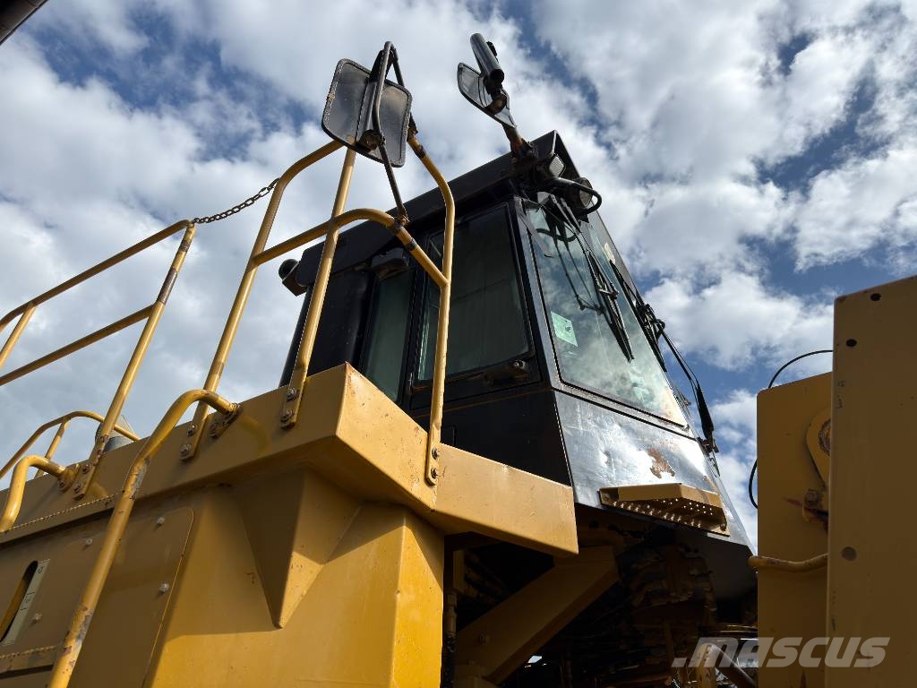 CAT 990H Pyöräkuormaajat