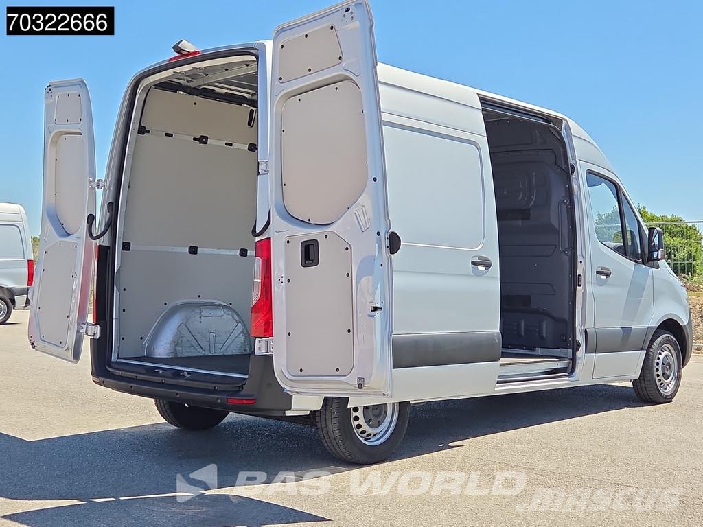 Mercedes-Benz Sprinter 215 CDI Automatik 150PS L2H2 Klima Kamera Pakettiautot