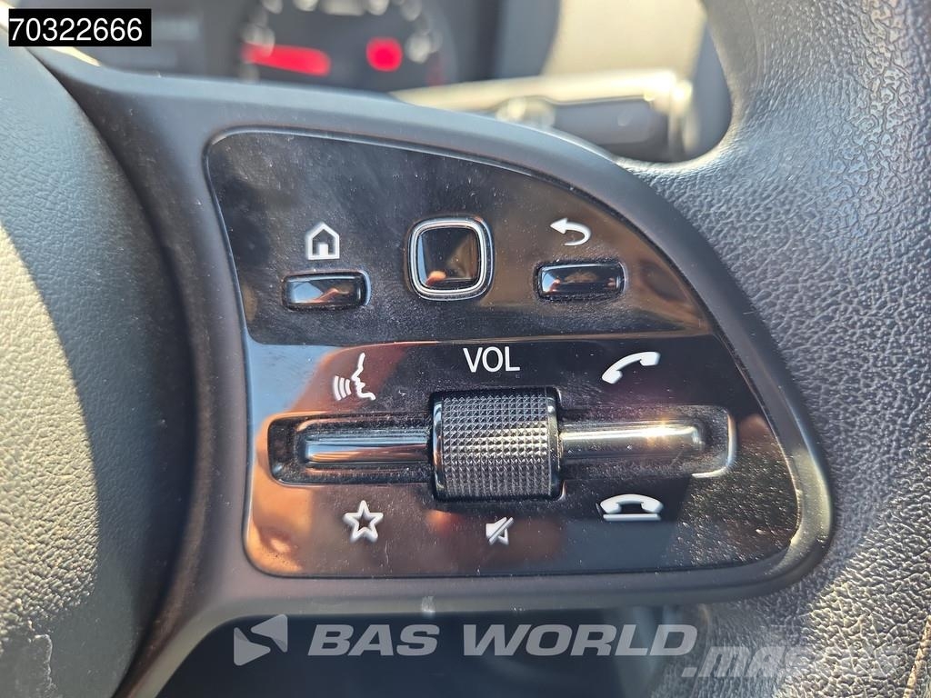 Mercedes-Benz Sprinter 215 CDI Automatik 150PS L2H2 Klima Kamera Furgonetas cerradas