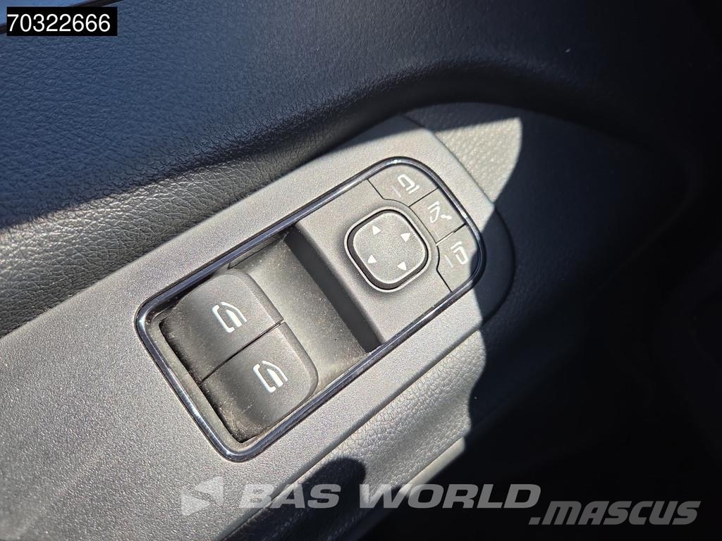 Mercedes-Benz Sprinter 215 CDI Automatik 150PS L2H2 Klima Kamera شاحنة مقفلة