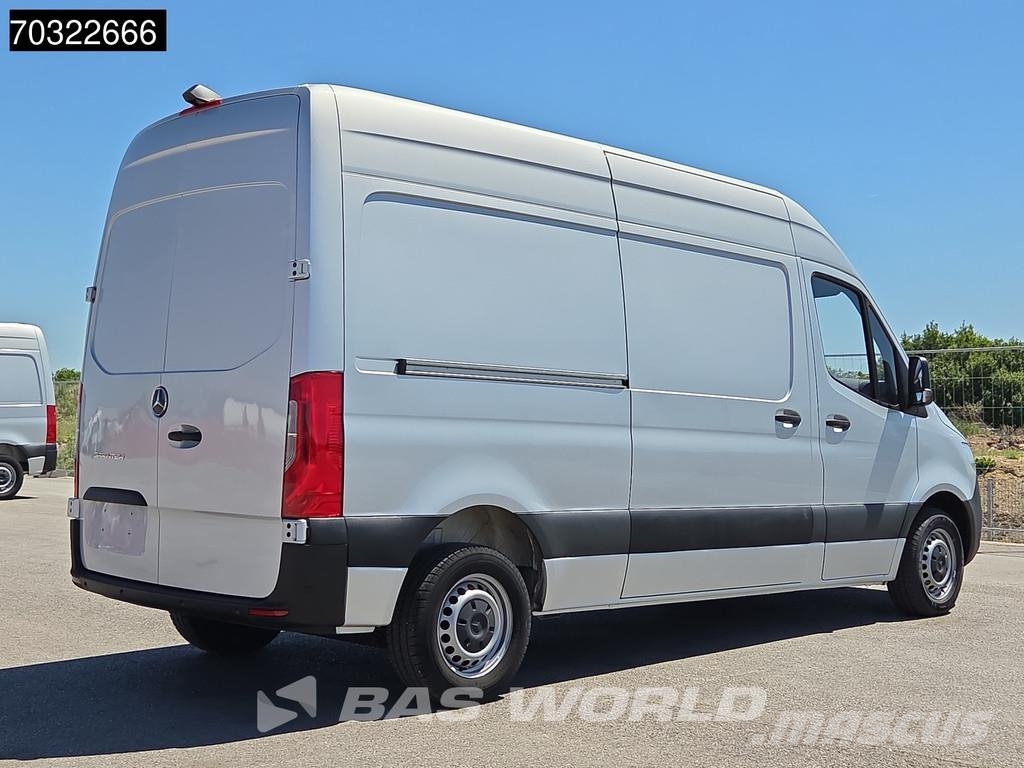 Mercedes-Benz Sprinter 215 CDI Automatik 150PS L2H2 Klima Kamera Pakettiautot