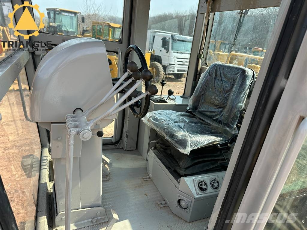 CAT 140 H Greideriai