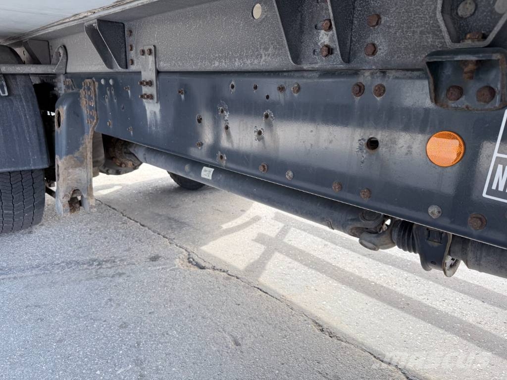 Iveco EuroCargo 180E32 4x2 Schmitz / Thermo King T-1200R Camiones con temperatura controlada