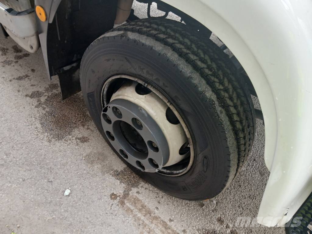 Iveco ML120E22/P Pritschenwagen/Pritschenwagen mit Seitenklappe