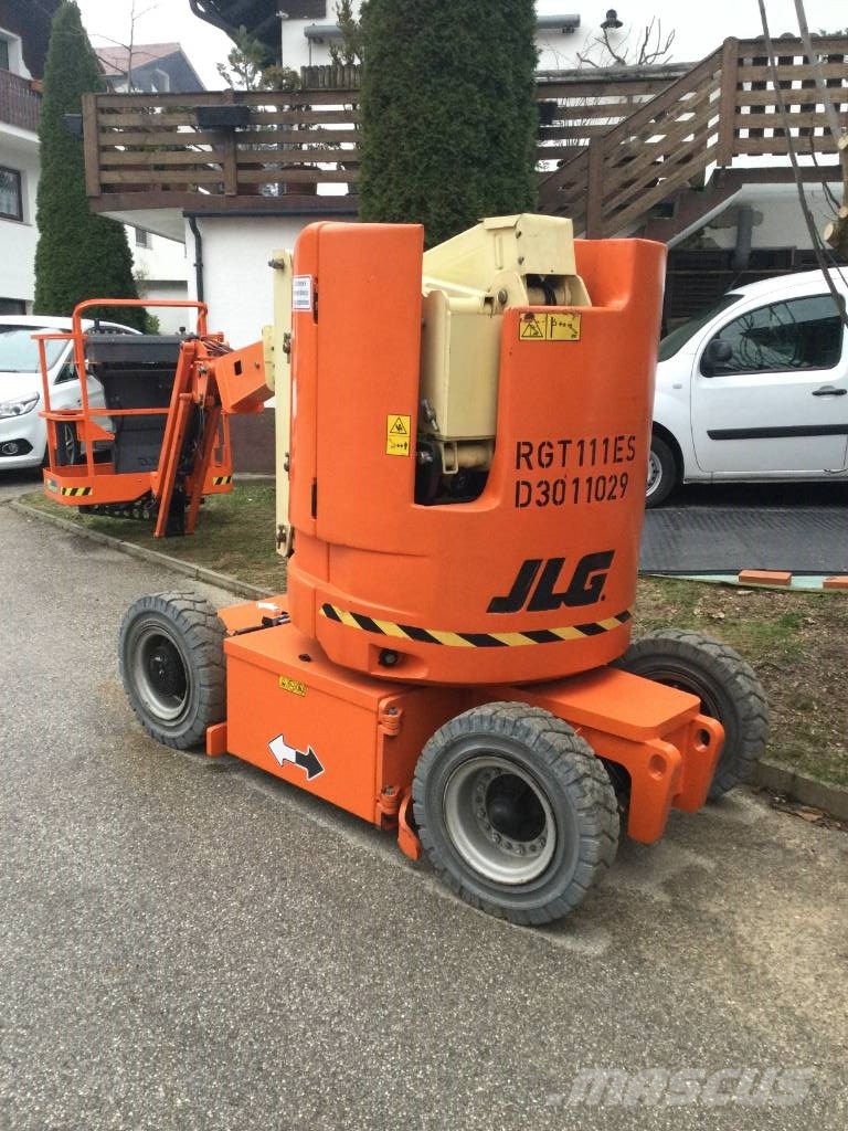 JLG E 300 AJP (narrow machine, articulated arm) Plataforma de trabajo articulada