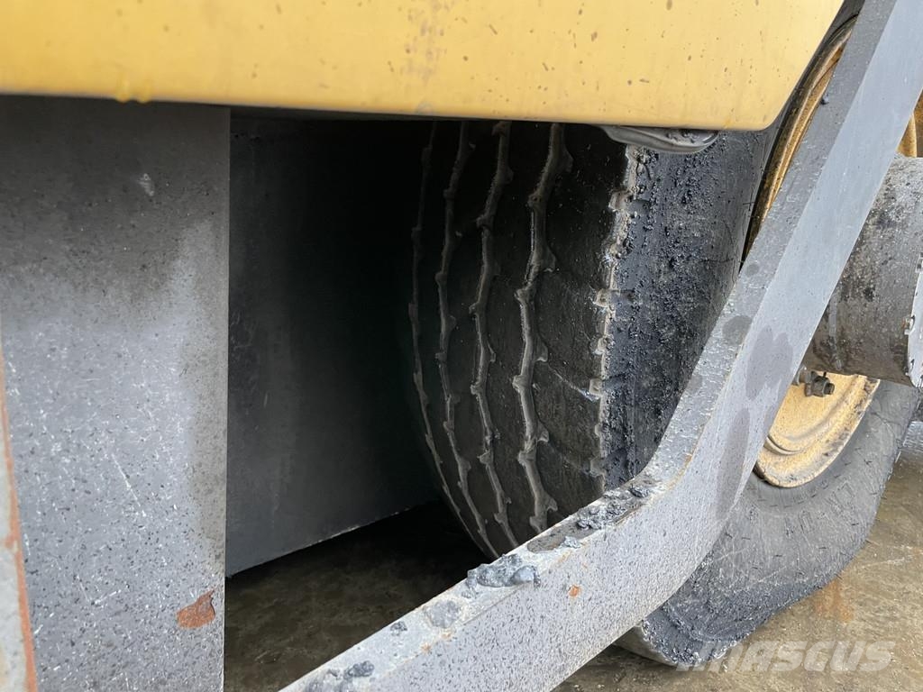 Volvo P6870 ABG Asfaltni finišerji
