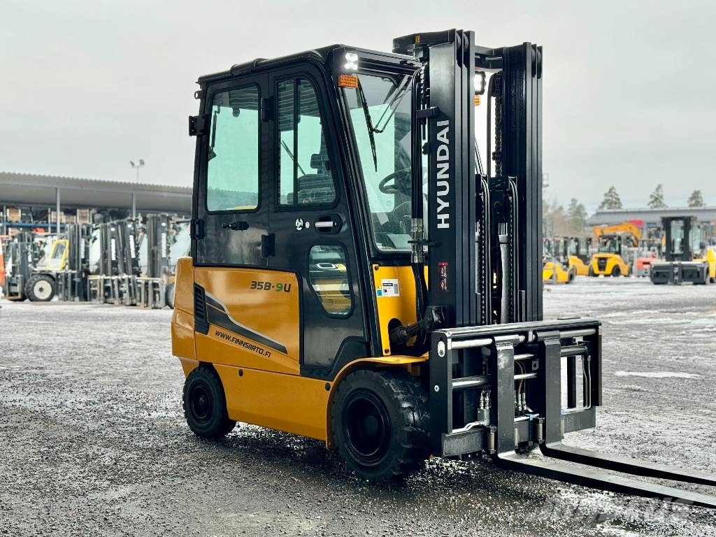 Hyundai 35B-9U Electric forklifts