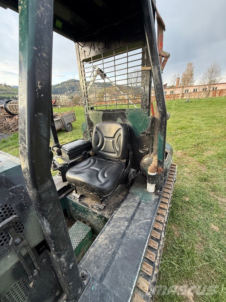 Forcat, lesní pásový traktor 36D Traktor med skogsutstyr