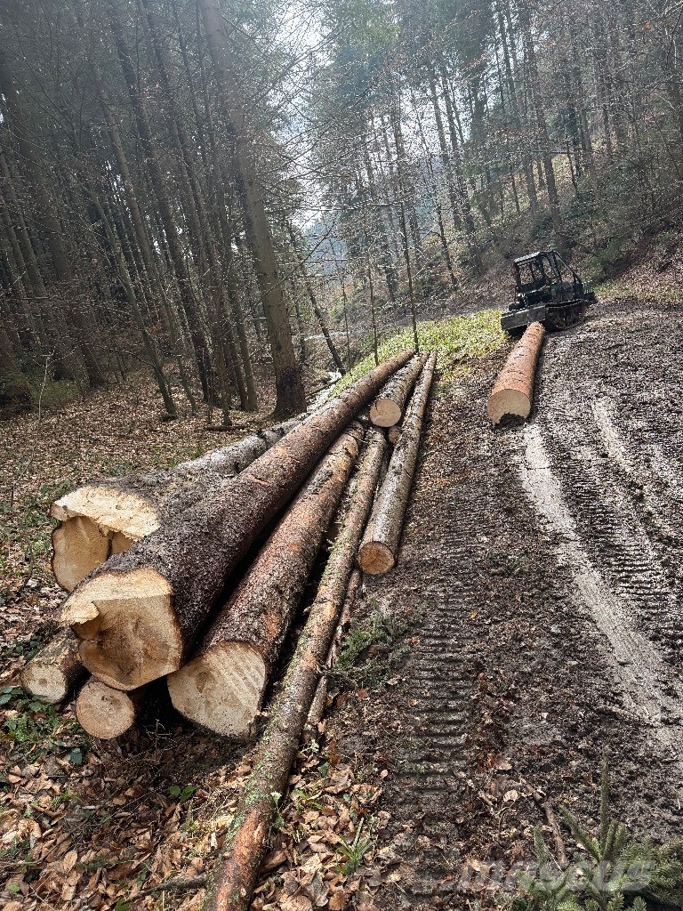Forcat, lesní pásový traktor 36D Traktor med skogsutstyr