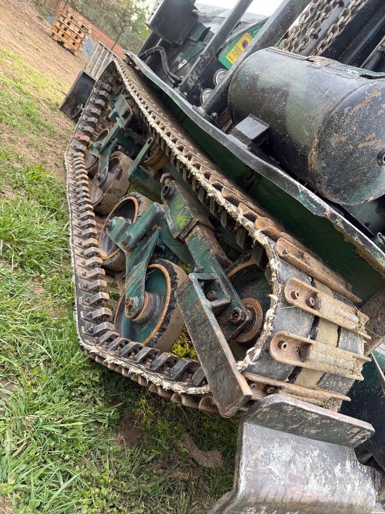 Forcat, lesní pásový traktor 36D Traktor med skogsutstyr