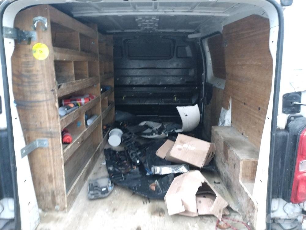 Opel Vivaro Lette lastebiler