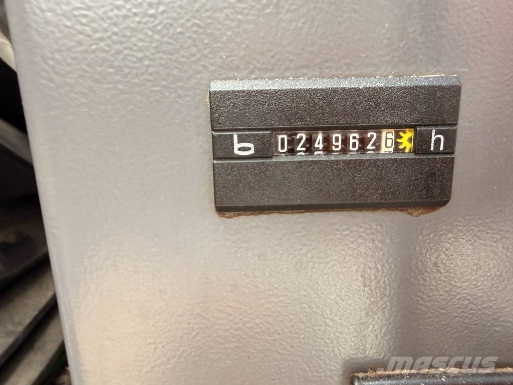 Liebherr LR 1130 Roomikkraanad