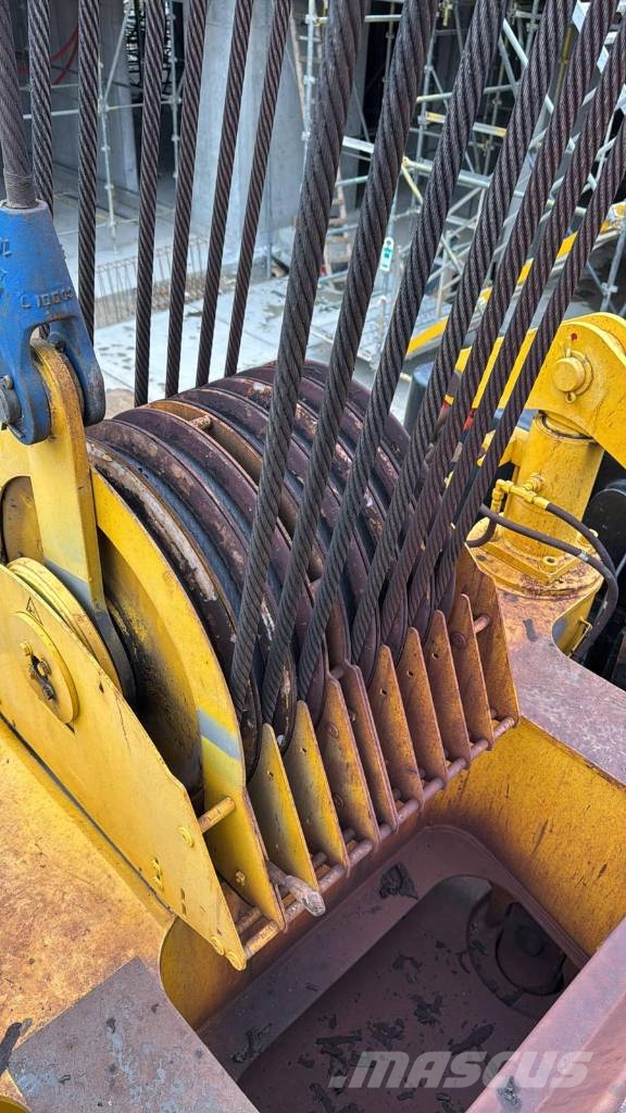 Liebherr LR 1130 Roomikkraanad