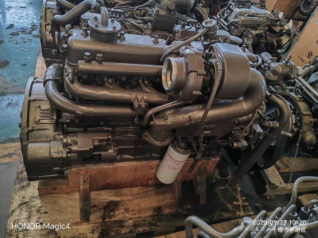 Yuchal YC6J220-4 Diesel Engine for Construction Ma Motorji