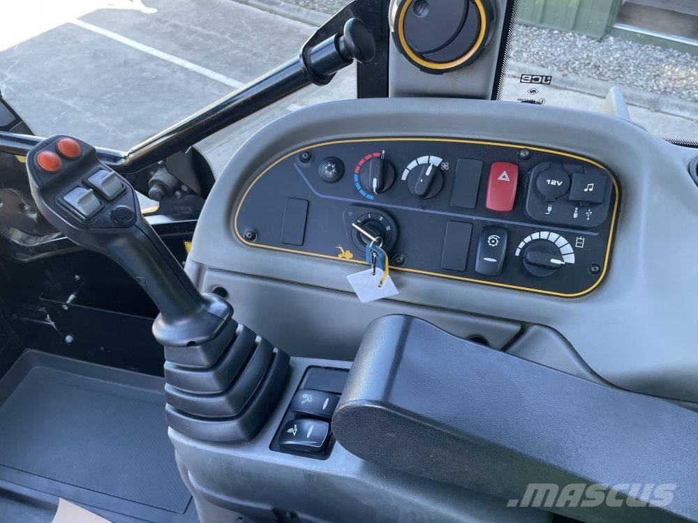 JCB TM 320 S Telehandlers for agriculture