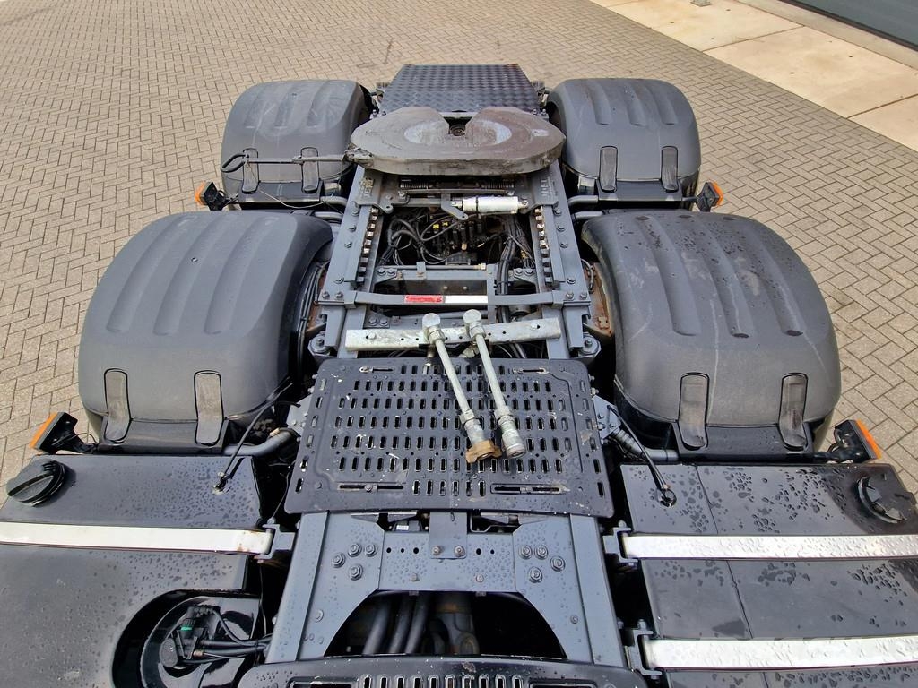 DAF XF 480 Spacecab 6x2/4 - Show truck - Manual gearbo Vetopöytäautot