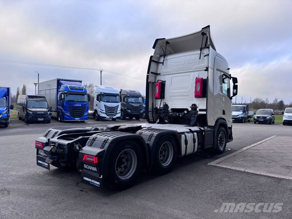 Scania R560 6x4  HCT وحدات الجر